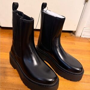 Women's Chunky Chelsea Boots
